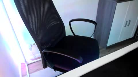 Snapshot of ziemlichflutschig chatting on 10/16/25, 02:56 ziemlichflutschig online show from 10/16/25, 02:56