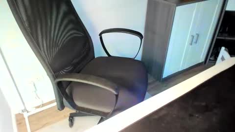 Snapshot of ziemlichflutschig chatting on 10/19/25, 05:08 ziemlichflutschig online show from 10/19/25, 05:08