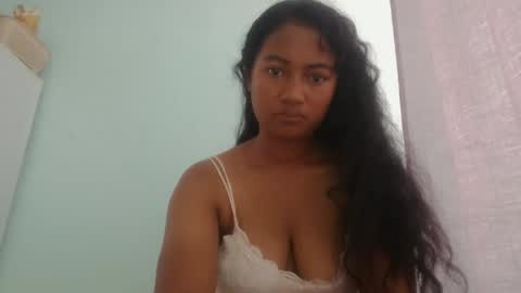 Snapshot of zina479102 chatting on 03/05/26, 05:47 elly online show from 03/05/26, 05:47