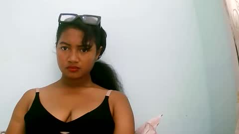 Snapshot of zina479102 chatting on 03/16/26, 06:06 elly online show from 03/16/26, 06:06