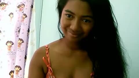 Snapshot of zina479102 chatting on 04/17/26, 06:16 elly online show from 04/17/26, 06:16