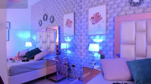 Snapshot of zinnia_mosley chatting on 03/25/26, 11:27 Nia online show from 03/25/26, 11:27