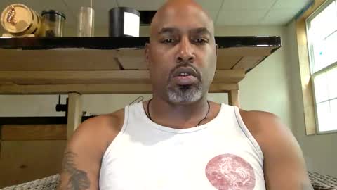 Snapshot of zionlion22 chatting on 10/04/25, 02:15 zionlion22 online show from 10/04/25, 02:15