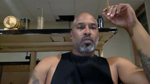 Snapshot of zionlion22 chatting on 10/10/25, 01:15 zionlion22 online show from 10/10/25, 01:15