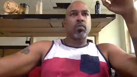 Snapshot of zionlion22 chatting on 10/12/25, 04:28 zionlion22 online show from 10/12/25, 04:28