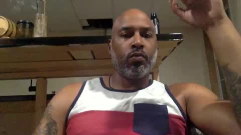 Snapshot of zionlion22 chatting on 11/05/25, 01:27 zionlion22 online show from 11/05/25, 01:27