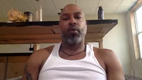 Snapshot of zionlion22 chatting on 11/15/25, 04:58 zionlion22 online show from 11/15/25, 04:58