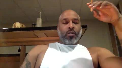 Snapshot of zionlion22 chatting on 12/21/25, 03:57 zionlion22 online show from 12/21/25, 03:57