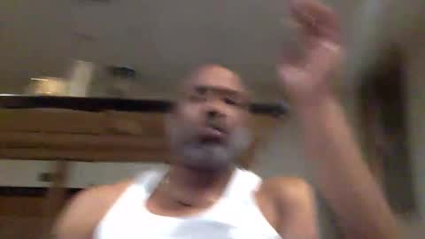 Snapshot of zionlion22 chatting on 04/06/26, 04:46 zionlion22 online show from 04/06/26, 04:46