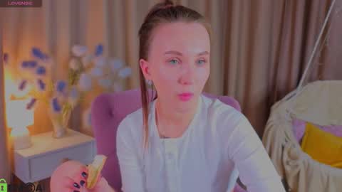 Zlata  Mon Tue Thu Fri Sun Sa GMT 3 0000pm - 0600pm  online show from 10/25/25, 04:57