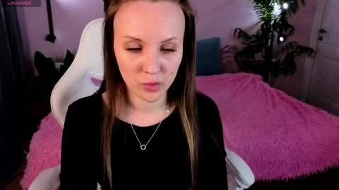 Snapshot of zlata__fox chatting on 04/25/26, 01:41 Zlata Mon Tue Thu Fri Sun Sa GMT 3 0000pm - 0600pm online show from 04/25/26, 01:41