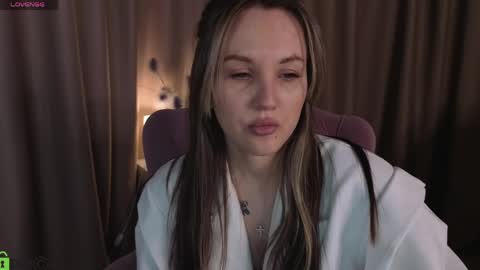 Snapshot of zlata__fox chatting on 05/19/26, 08:31 Zlata Mon Tue Thu Fri Sun Sa GMT 3 0000pm - 0600pm online show from 05/19/26, 08:31