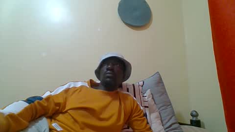 Zlatann2012 online show from 11/02/25, 03:58