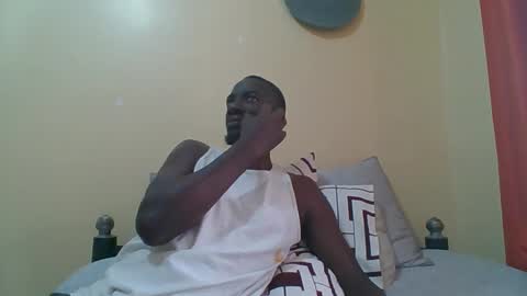 Snapshot of zlatann2012 chatting on 12/17/25, 06:19 Zlatann2012 online show from 12/17/25, 06:19