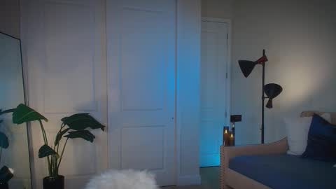 Zara  Join next live  at 5PM EST  online show from 09/25/25, 10:24