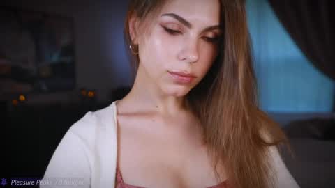 Snapshot of zlicious chatting on 05/01/26, 11:31 Zara Join next live at 5PM EST online show from 05/01/26, 11:31