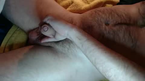 Snapshot of zobzob67 chatting on 09/10/25, 02:39 Tom online show from 09/10/25, 02:39