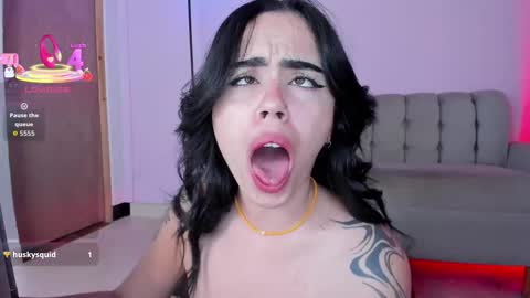 zoe online show from 10/28/25, 02:20