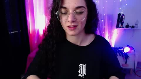 zoe_0111 online show from 01/20/25, 05:27