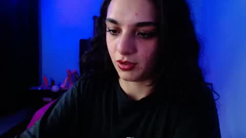 zoe_0111 online show from 01/31/25, 08:43