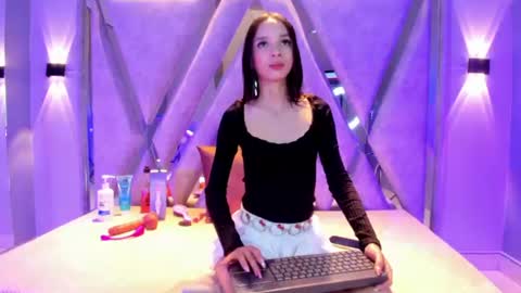 Snapshot of zoe_444_ chatting on 06/28/26, 08:37 Zoe online show from 06/28/26, 08:37