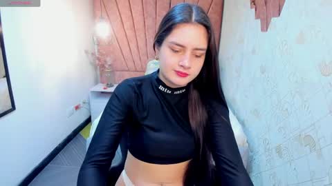 Snapshot of zoe__taylor__ chatting on 04/17/26, 11:57 ZOE TAYLOR online show from 04/17/26, 11:57