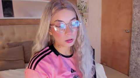 ZOEE online show from 09/23/25, 07:39