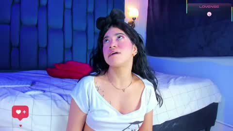 Snapshot of zoe_axel1 chatting on 04/08/26, 08:42 zoe_axel1 online show from 04/08/26, 08:42