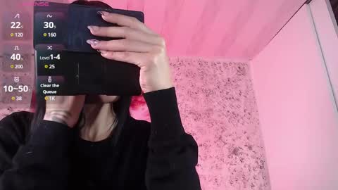 Snapshot of zoe_babygiirl chatting on 01/24/25, 12:31 Salome online show from 01/24/25, 12:31