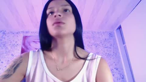 Snapshot of zoe_babygiirl chatting on 02/01/25, 01:09 Salome online show from 02/01/25, 01:09