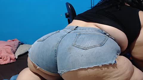 Snapshot of zoe_bbw chatting on 03/29/26, 07:03 Zoe online show from 03/29/26, 07:03