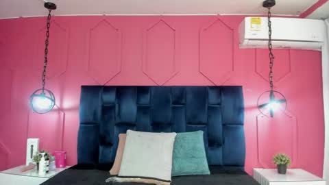 zoe_blosson online show from 06/24/26, 07:02