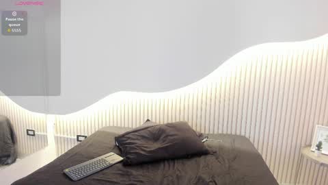 Snapshot of zoe_blunt_one chatting on 03/27/26, 11:54 zoe_blunt_one online show from 03/27/26, 11:54