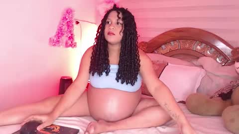 Snapshot of zoe_caroline chatting on 02/20/26, 02:41 Hola soy Zoe 3 online show from 02/20/26, 02:41