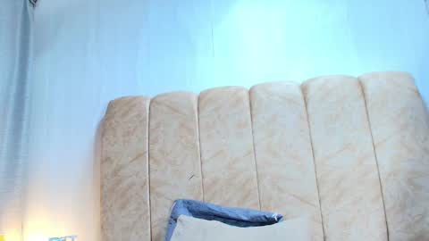 Snapshot of zoe_curvy chatting on 01/19/26, 12:31 Zoe online show from 01/19/26, 12:31