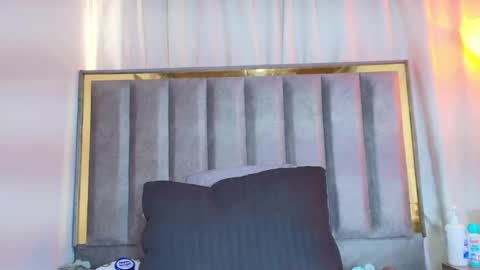 Snapshot of zoe_curvy chatting on 02/26/26, 12:59 Zoe online show from 02/26/26, 12:59