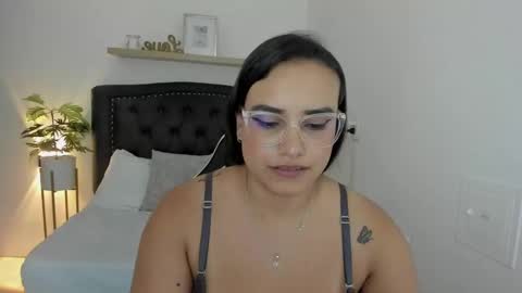 Snapshot of zoe_danae_ chatting on 01/29/25, 03:47 Zoe  online show from 01/29/25, 03:47