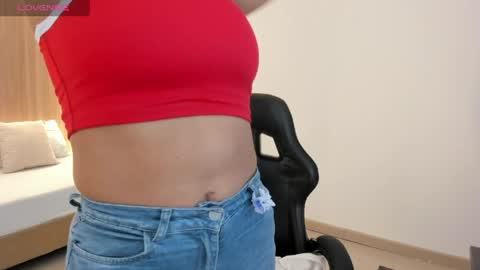 Snapshot of zoe_danae_ chatting on 04/06/26, 12:17 Zoe online show from 04/06/26, 12:17