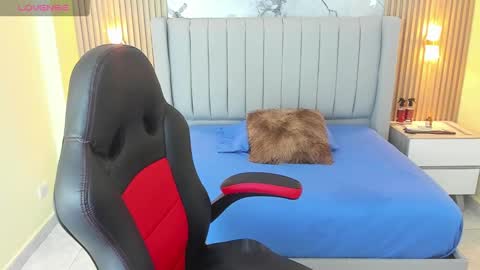 ZOE  online show from 11/18/25, 12:42