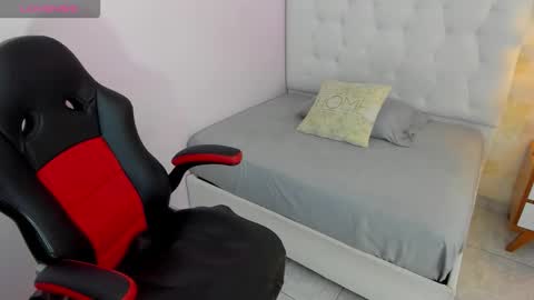 ZOE  online show from 11/22/25, 12:26