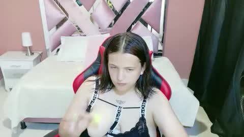 zoe online show from 04/06/26, 07:59