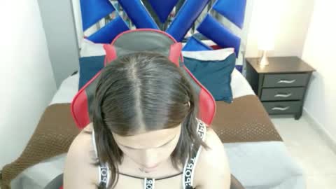 zoe online show from 04/11/26, 02:43