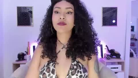 Zoe Gruber online show from 09/29/25, 12:49