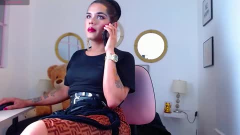 zoe_hecate online show from 10/26/25, 11:31