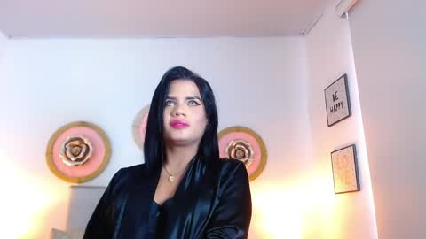 zoe_hecate online show from 05/07/26, 12:21