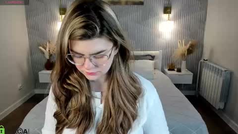 Zoe online show from 02/17/26, 01:46