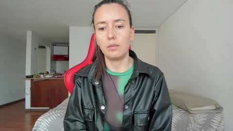 Snapshot of zoe_jeane_beker chatting on 04/24/26, 09:06 ZOE online show from 04/24/26, 09:06