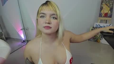 zoe online show from 03/05/25, 12:59