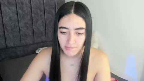 zoe_jones7 online show from 10/28/25, 12:14