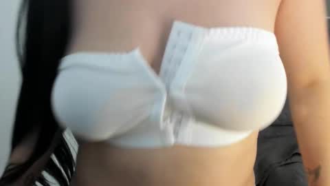 Snapshot of zoe_jones7 chatting on 11/12/25, 02:34 zoe_jones7 online show from 11/12/25, 02:34